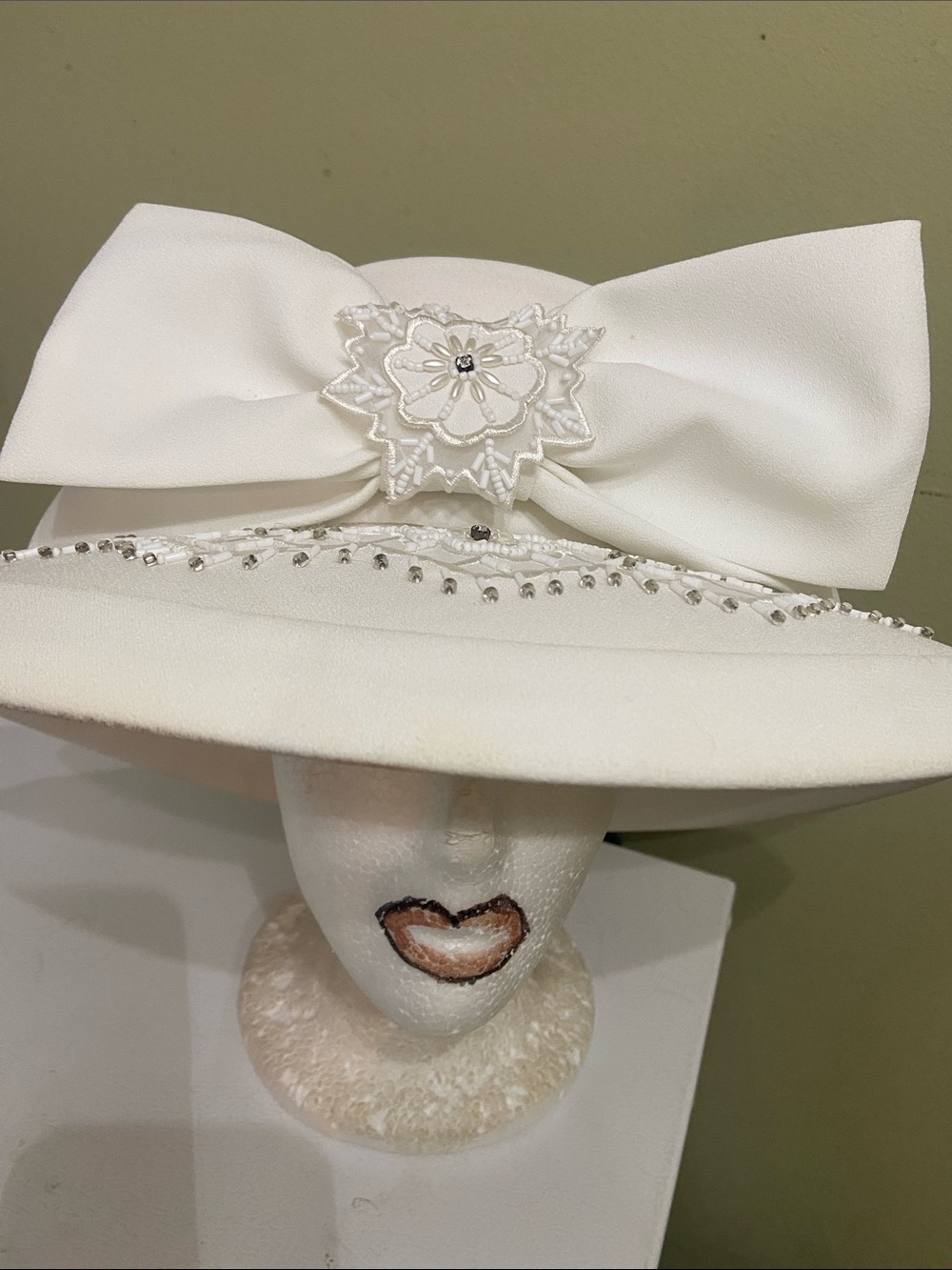 Pretty Dress Hat / Church Hat by Natasia (READ) **